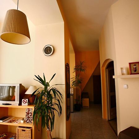 Keszi Panzio Hotell Budakeszi Exteriör bild