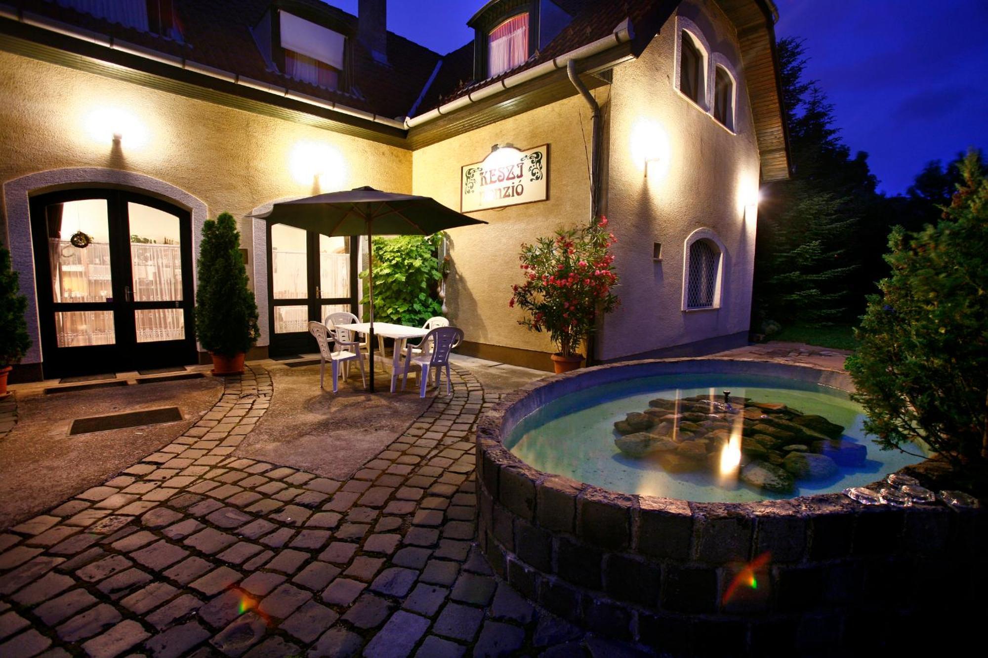 Keszi Panzio Hotell Budakeszi Exteriör bild
