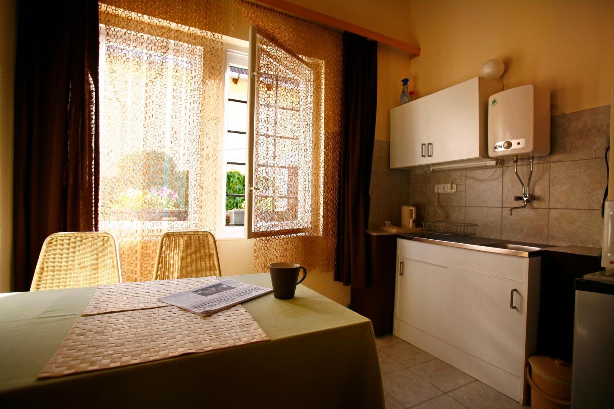 Keszi Panzio Hotell Budakeszi Exteriör bild