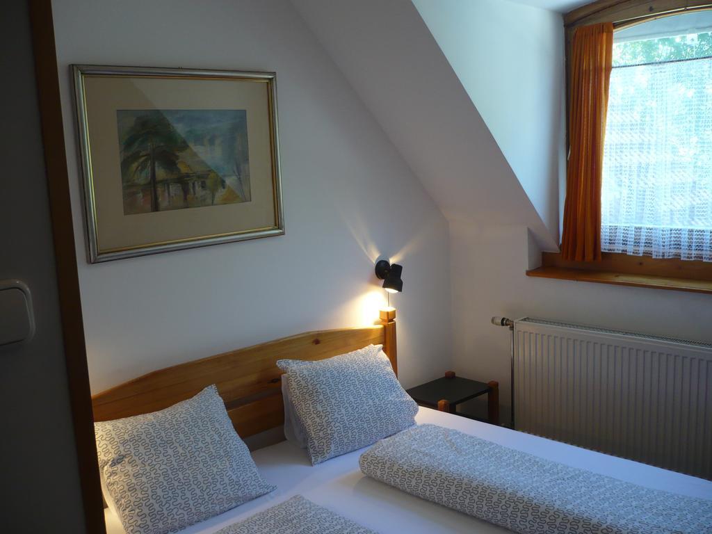 Keszi Panzio Hotell Budakeszi Exteriör bild